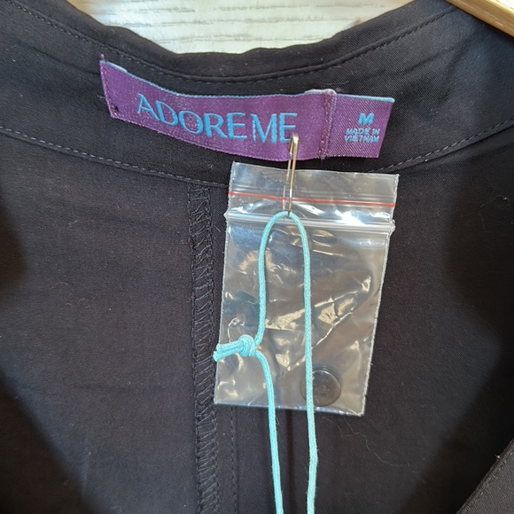 Adorable stylish black blouse - Picture 2 of 3